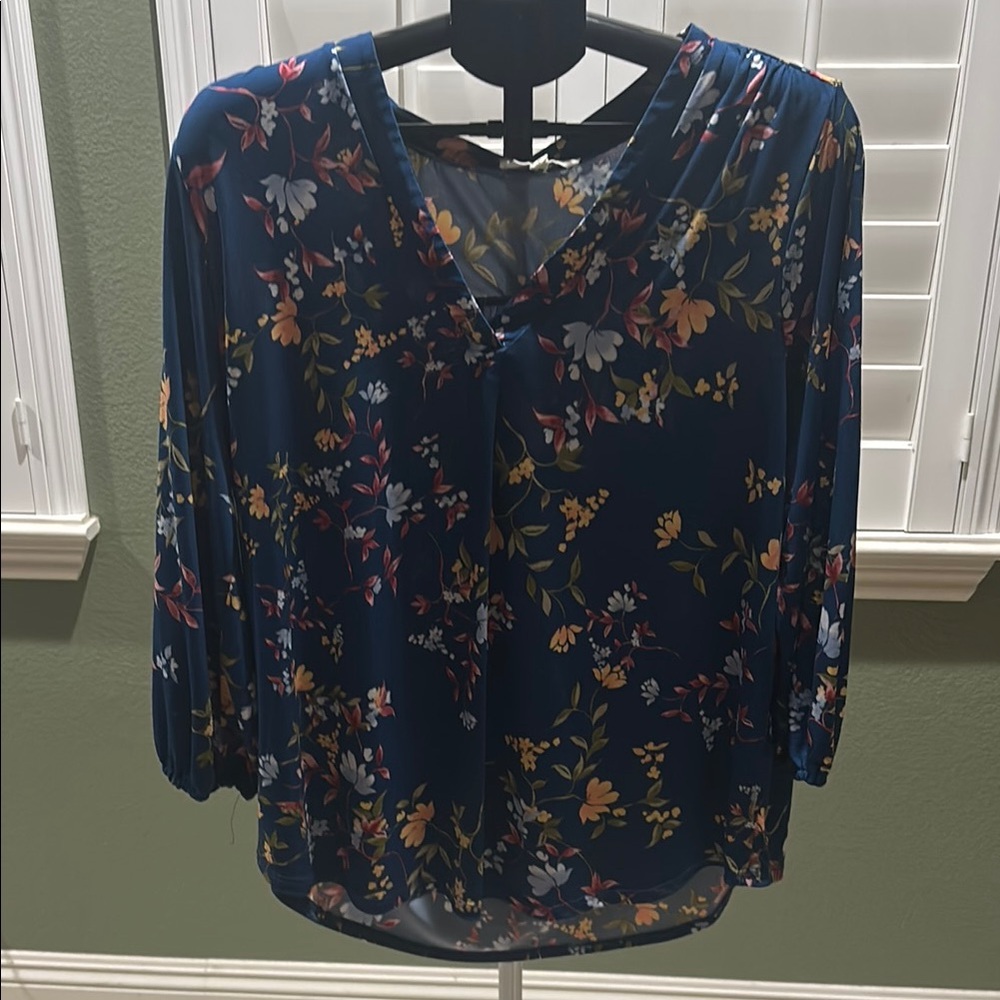Floral V-Neck Women's Top - Blue